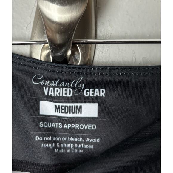 CVG Constantly Varied Gear Leggings Capri Length Grenade Roses Print Size Medium - Picture 3 of 3